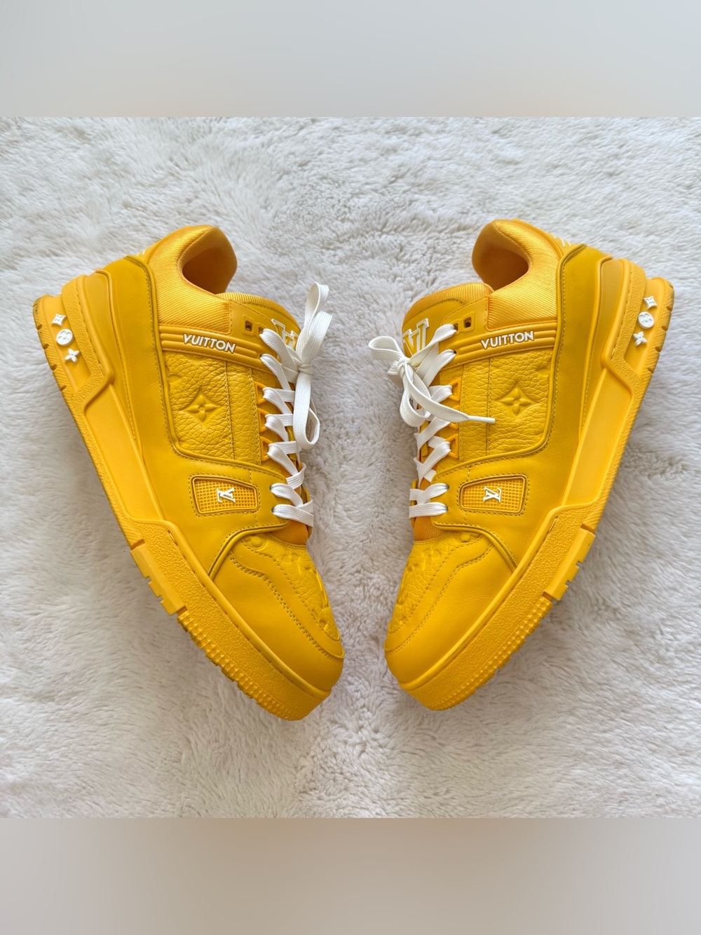 Louis Vuitton men’s yellow LV trainers size 10 US  Authentic Retail 1450$